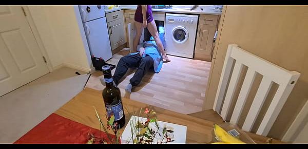  The luckiest amateur plumber filmed with a hidden camera.